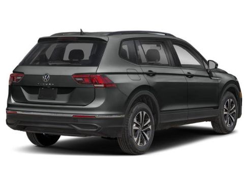 Used 2022 Volkswagen Tiguan S image 2