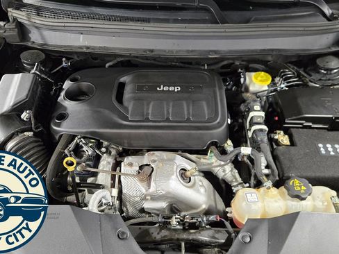 Used 2019 Jeep Cherokee Limited w/ Trailer Tow Group image 40