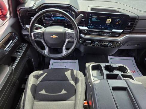 Used 2025 Chevrolet Silverado 1500 LT AWD/4WD image 14