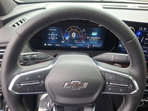 Used 2025 Chevrolet Traverse Z71 w/ Driver Confidence Package image 23