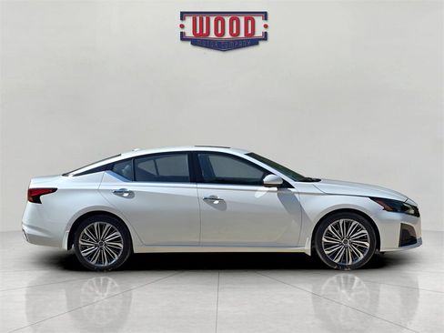 New 2025 Nissan Altima 2.5 SL image 2