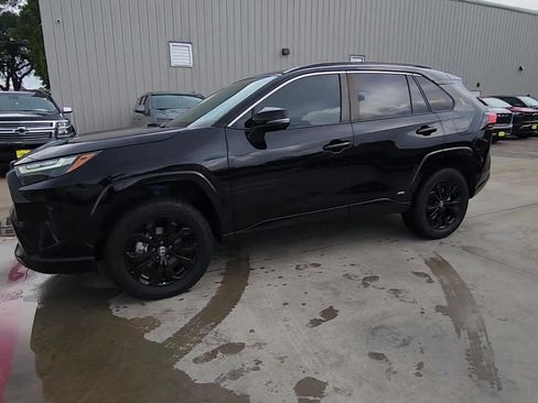Used 2024 Toyota RAV4 SE w/ Convenience Package AWD/4WD image 33