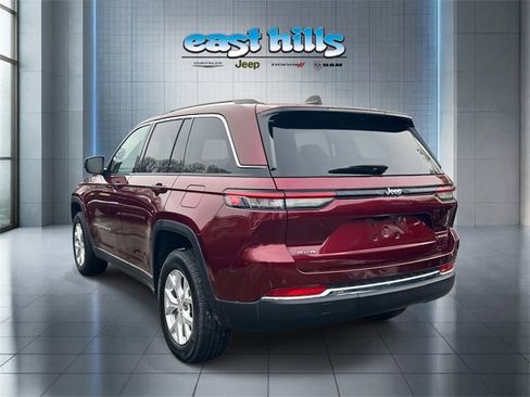 Certified 2023 Jeep Grand Cherokee Limited image 4
