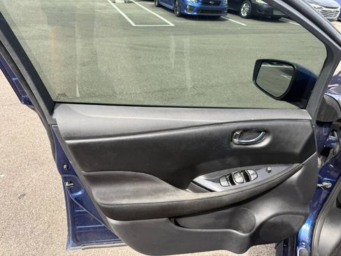 Used 2020 Nissan Leaf SV FWD image 19