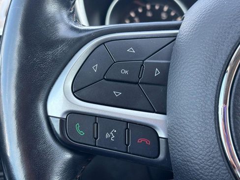 Used 2018 Jeep Compass Latitude w/ Popular Equipment Group FWD image 19