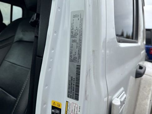 Used 2022 Jeep Wrangler Unlimited Sahara w/ Cold Weather Group image 19