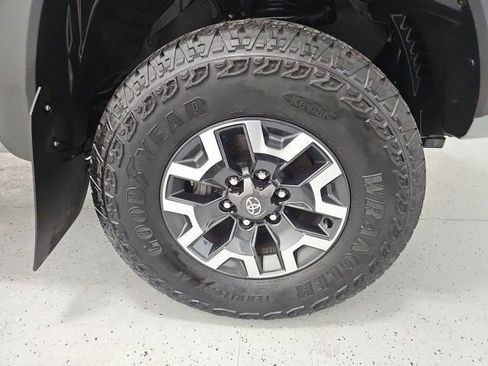 Certified 2023 Toyota Tacoma TRD Off-Road AWD/4WD image 9