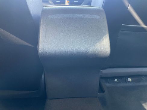 Used 2025 Volkswagen Jetta SE image 24