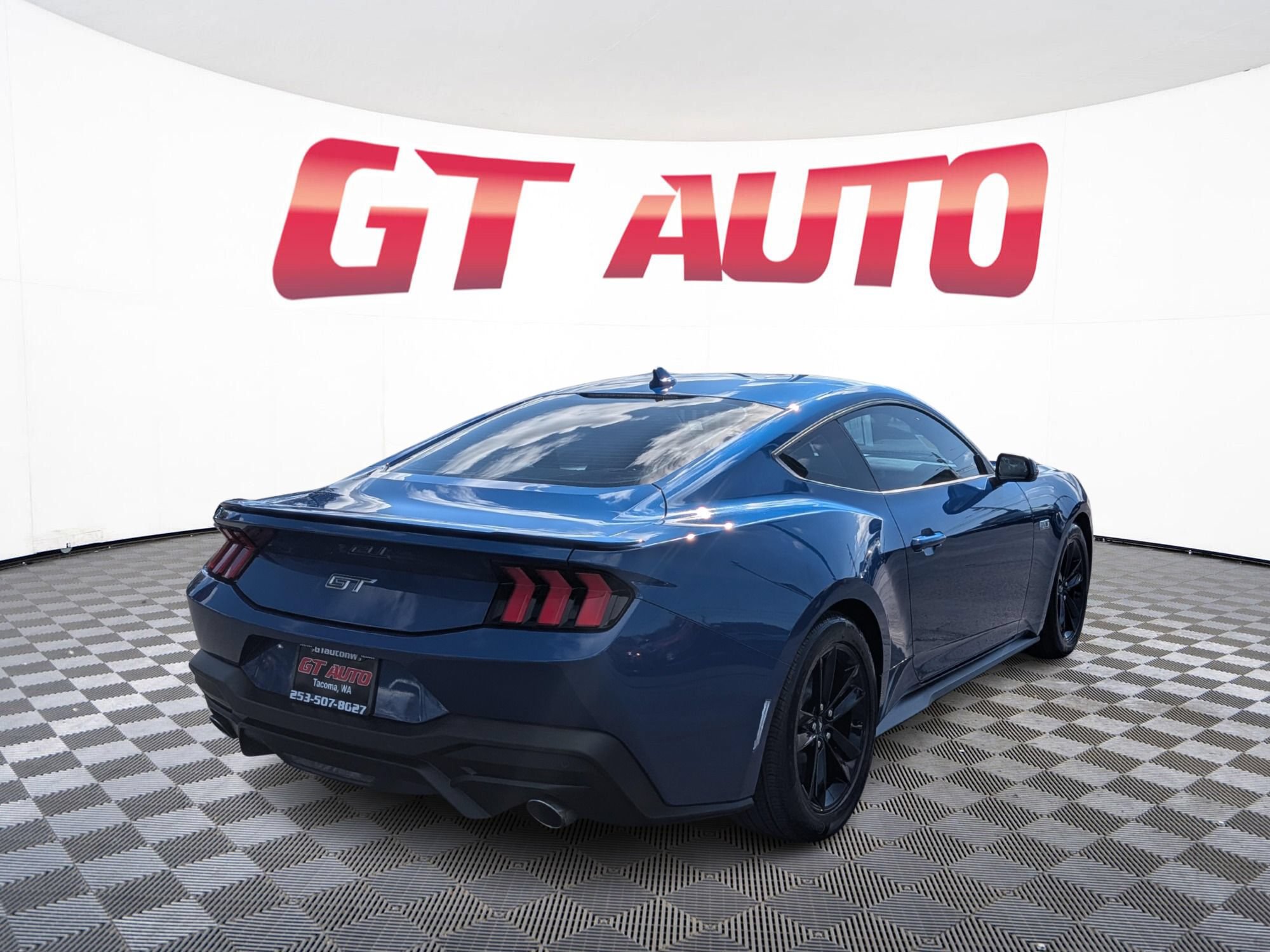 Used 2024 Ford Mustang GT RWD image 4