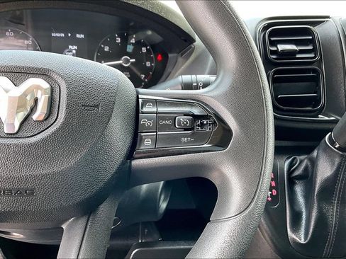 Used 2025 RAM ProMaster 2500 w/ Convenience Group FWD image 9