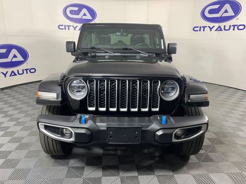 Used 2022 Jeep Wrangler Unlimited Sahara w/ Cold Weather Group AWD/4WD image 9