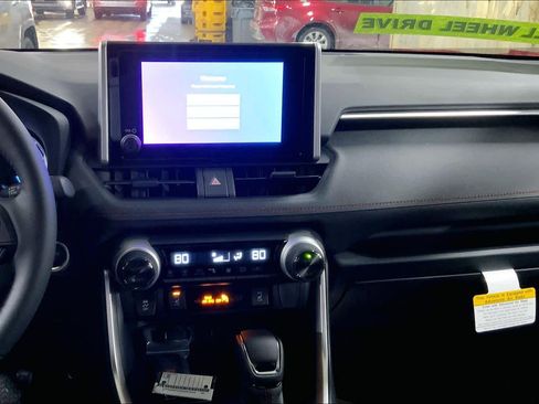 New 2025 Toyota RAV4 SE image 6