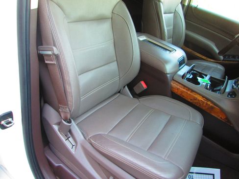 Used 2016 GMC Yukon Denali w/ Open Road Package image 11