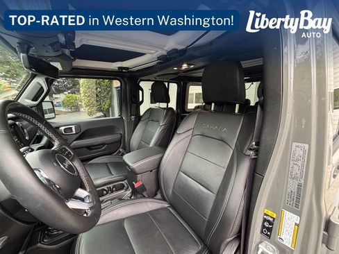 Used 2023 Jeep Wrangler Unlimited Sahara w/ Cold Weather Group AWD/4WD image 11
