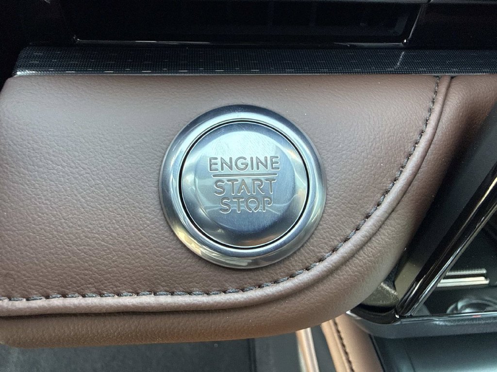 New 2026 Lincoln Nautilus Reserve AWD/4WD image 28