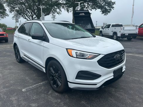 Used 2022 Ford Edge SE w/ Black Appearance Package AWD/4WD image 3