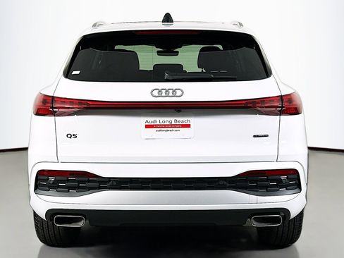 Used 2025 Audi Q5 Premium w/ 19" Wheel Package image 3