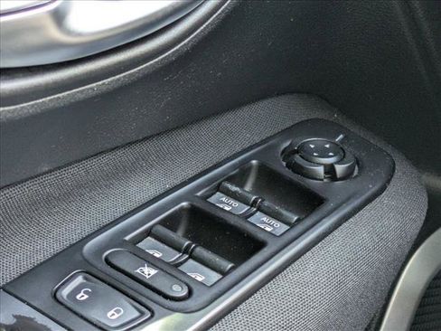 Used 2021 Jeep Renegade Sport FWD image 13
