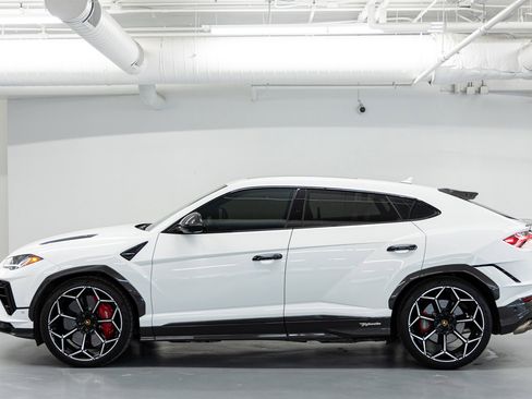 Used 2024 Lamborghini Urus Performante image 2