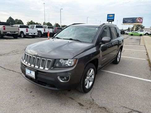 Used 2015 Jeep Compass High Altitude AWD/4WD image 2