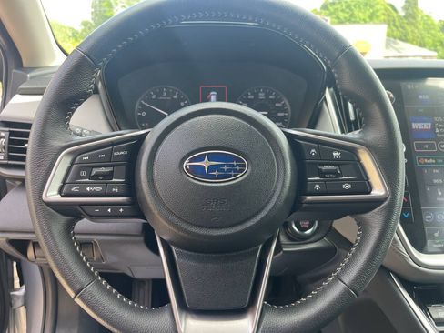 Used 2025 Subaru Outback Premium AWD/4WD image 9