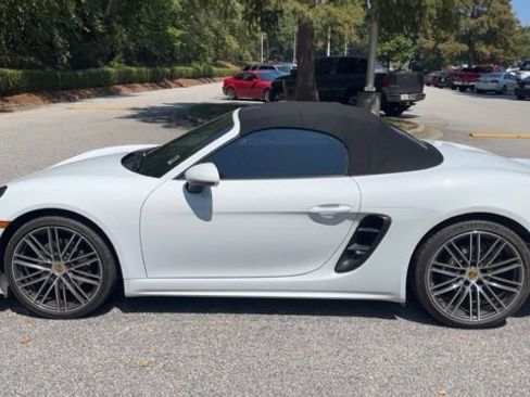 Used 2022 Porsche 718 Boxster RWD image 4