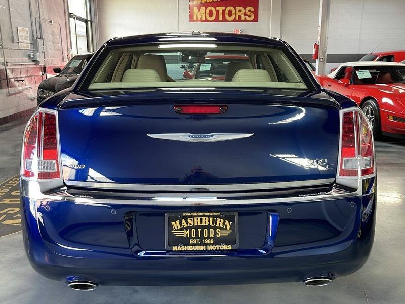 Used 2014 Chrysler 300 C w/ Beats Audio Group AWD/4WD image 12