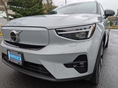 Used 2024 Volvo XC40 Recharge Ultimate w/ Protection Package Premier image 24