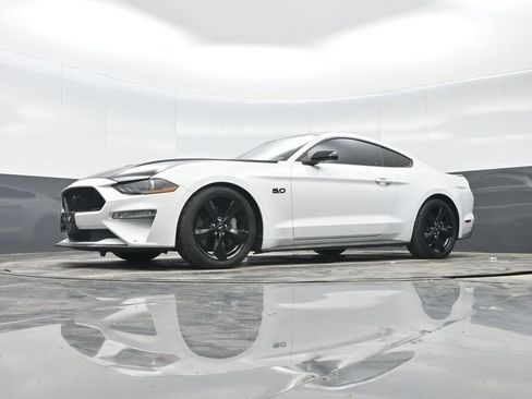 Used 2022 Ford Mustang GT w/ Black Accent Package RWD image 33