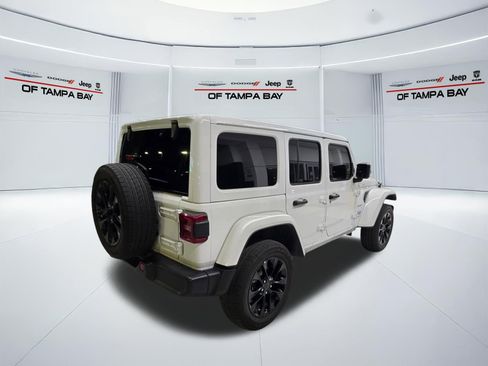 Used 2024 Jeep Wrangler Unlimited Sahara AWD/4WD image 6