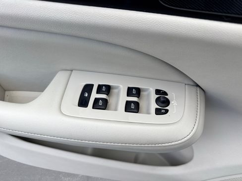 Used 2024 Volvo S60 B5 Core FWD image 24