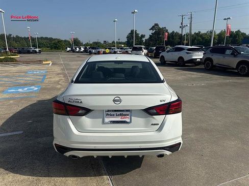 Used 2024 Nissan Altima 2.5 SV w/ SV Premium Package AWD/4WD image 6