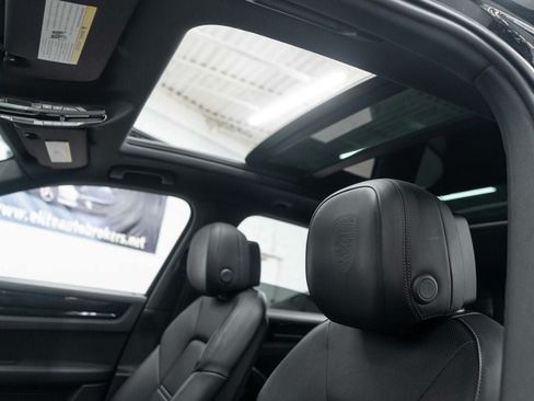 Used 2023 Porsche Cayenne AWD/4WD image 8