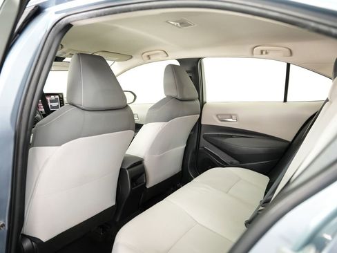 Used 2020 Toyota Corolla LE image 32