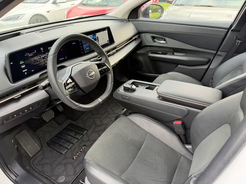 Used 2025 Nissan Ariya FWD image 15
