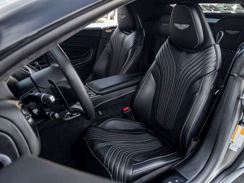 Used 2019 Aston Martin DB11 Volante image 13