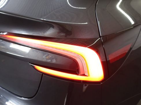 Used 2024 Tesla Model 3 Long Range RWD image 27