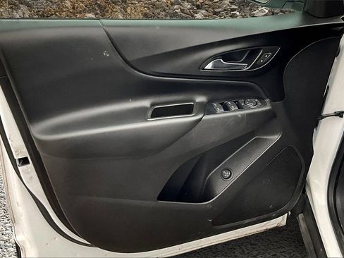 Used 2018 Chevrolet Equinox LT image 21