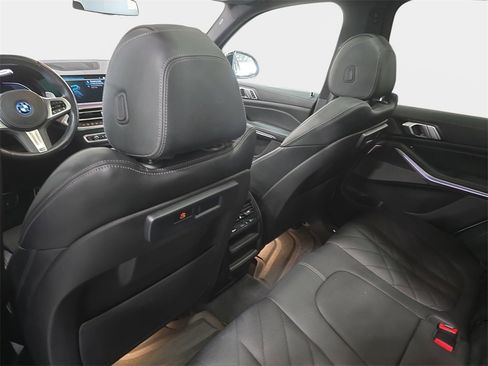 Used 2023 BMW X5 xDrive45e w/ M Sport Package image 11