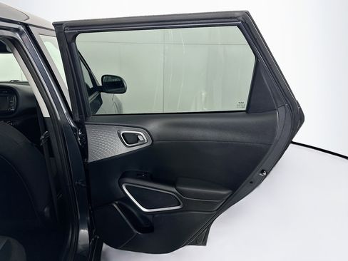 Used 2022 Kia Soul LX w/ Technology Package image 28