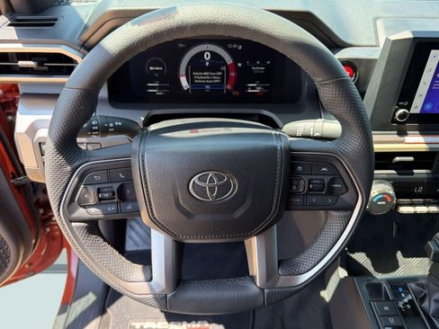 Used 2025 Toyota Tacoma TRD Off-Road AWD/4WD image 11