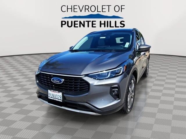 Used 2025 Ford Escape Platinum AWD/4WD image 2