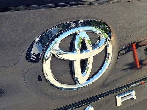 Used 2022 Toyota Camry SE FWD image 24