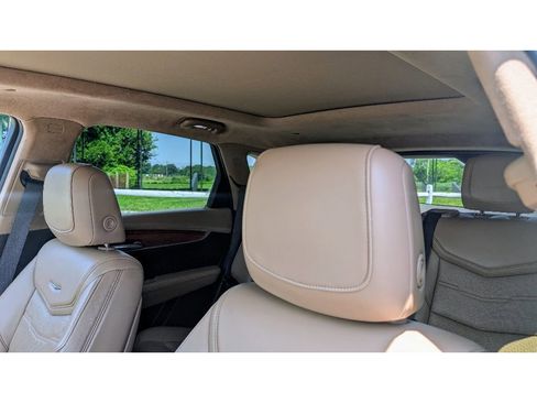 Used 2017 Cadillac XT5 Platinum image 15