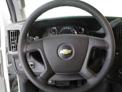 Used 2017 Chevrolet Express 2500 RWD image 8