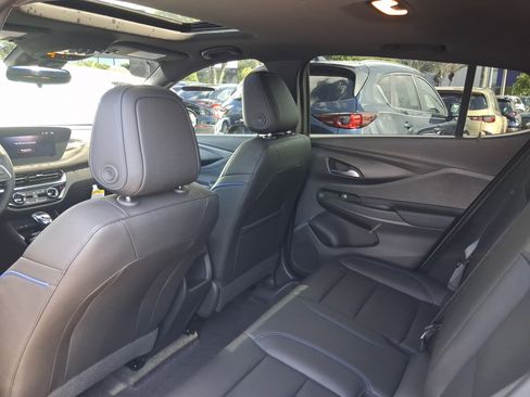 Used 2025 Buick Envista Sport Touring w/ Convenience I Package FWD image 7