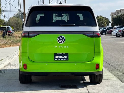 New 2025 Volkswagen ID. Buzz Pro S RWD image 5