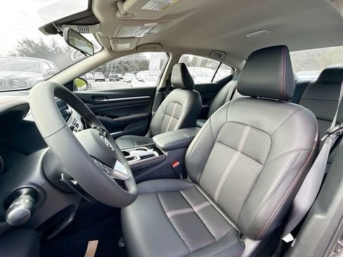 New 2025 Nissan Altima 2.5 SR image 12