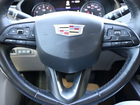 Used 2019 Cadillac XT4 Premium Luxury w/ Technology Package FWD image 19