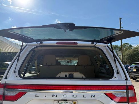 Used 2016 Lincoln Navigator L Reserve image 13